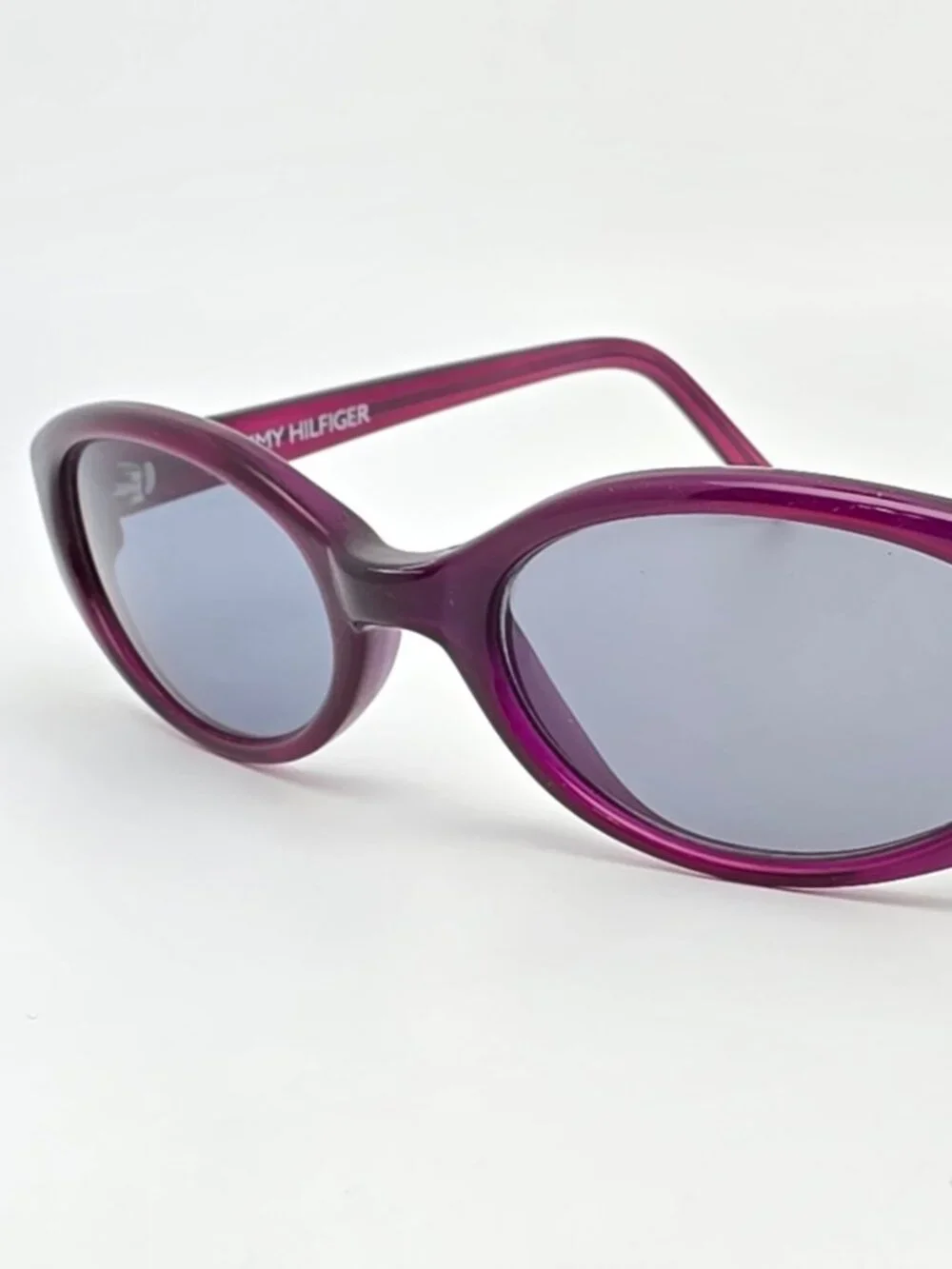 Tommy Hilfiger 4015 Crystal Purple Frame Blue Lens Sunglasses w/ Case 49-14-131